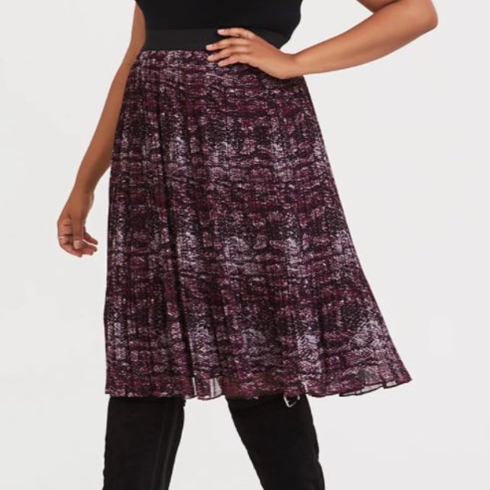 ⭐ HOST PICK ⭐ Torrid Purple Snakeskin Mini Skirt 2
